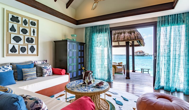 OZEN RESERVE BOLIFUSHI - Ocean Pool Suite with Slide - Living Area